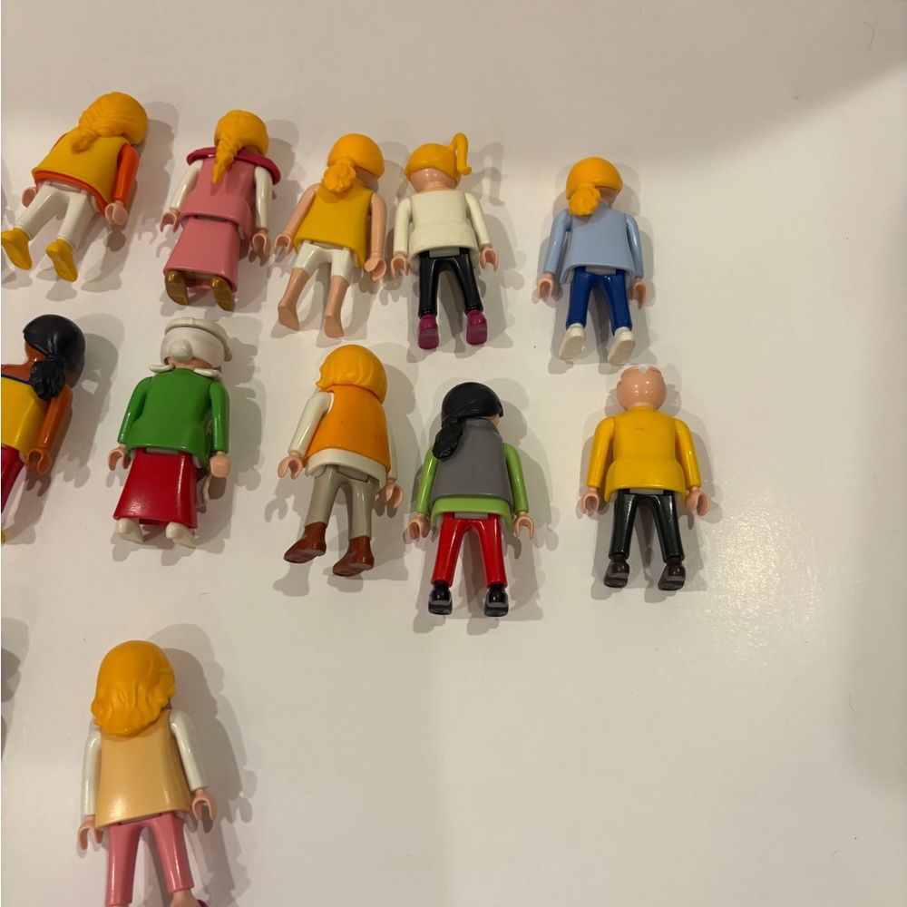 Lot of 19 Adult Women Playmobil - Picture 9 of 11